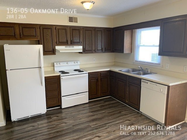 Photo - 136 Oakmont Dr
