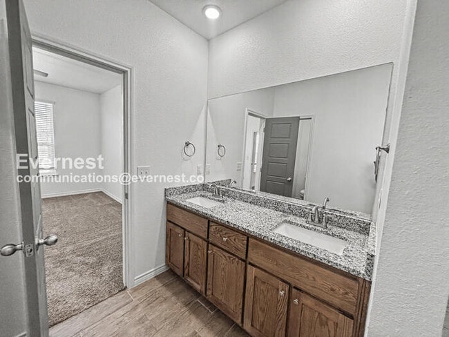 Photo - 737 Freedom Cir