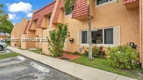 Photo - 6 Spinning Wheel Ln