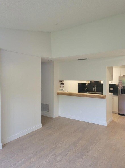 Photo - 2313 N Congress Ave Unit 33