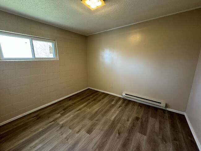 Photo - 2/1 Apartment Centrally Located in Newport! Unit Apt #12