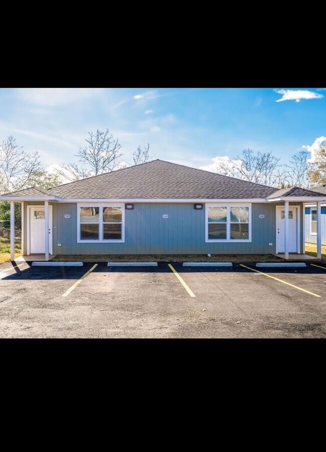 1317 Dolph St