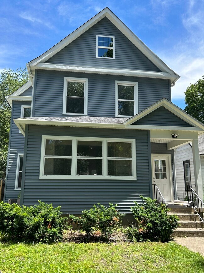 Photo - 318 S State St Unit 2