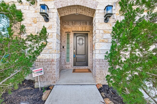 Photo - 2803 Monarch Xing