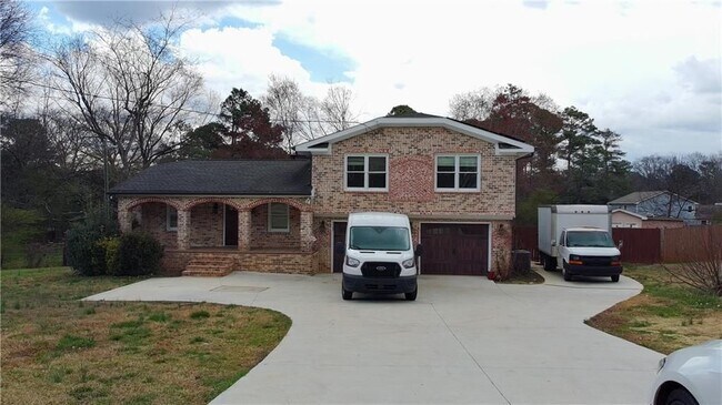 Building Photo - 1292 Monfort Rd