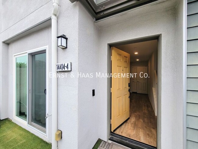 Photo - 14414 Strawberry Ln Unidad #4