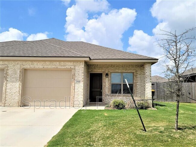 Photo - 206B Juniper Dr