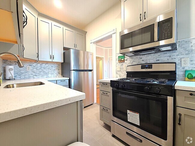 Building Photo - 1263 Commonwealth Ave Unit 1263-5 Rental