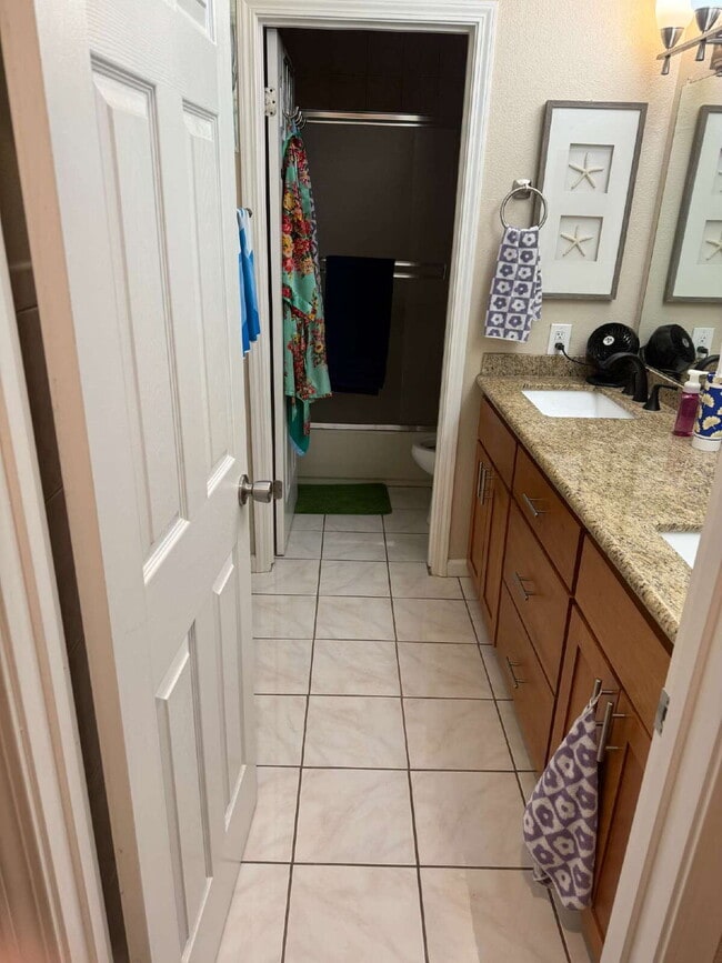 Room for rent South San Jose near Brahnam and Snell Ave.  Room has shared bathroom.  Rent is $120...