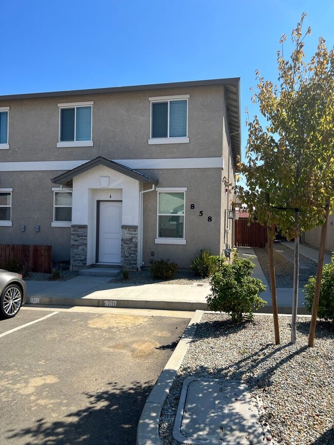 Building Photo - Park Pointe Unit #A