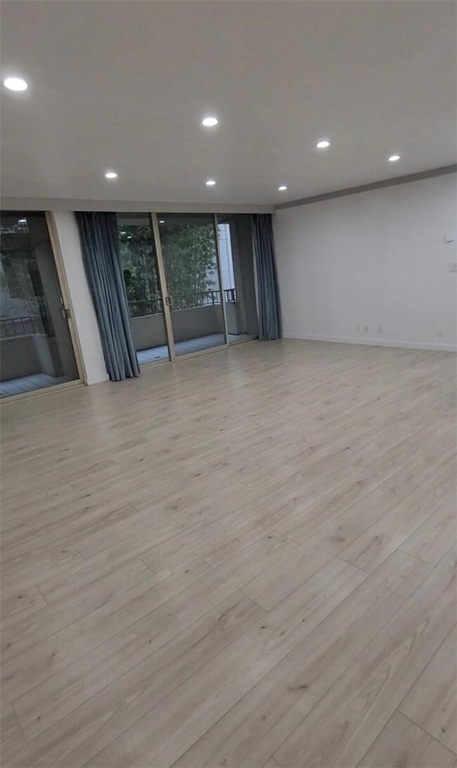 Photo - 1300 Midvale Ave Condo