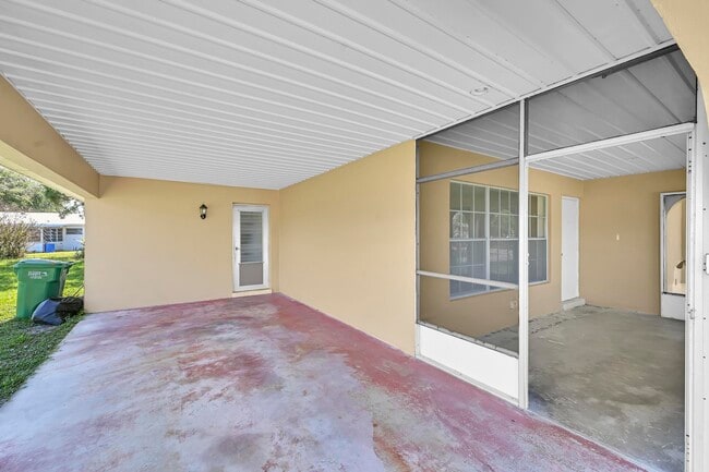 Photo - 160 NE Bracken Rd