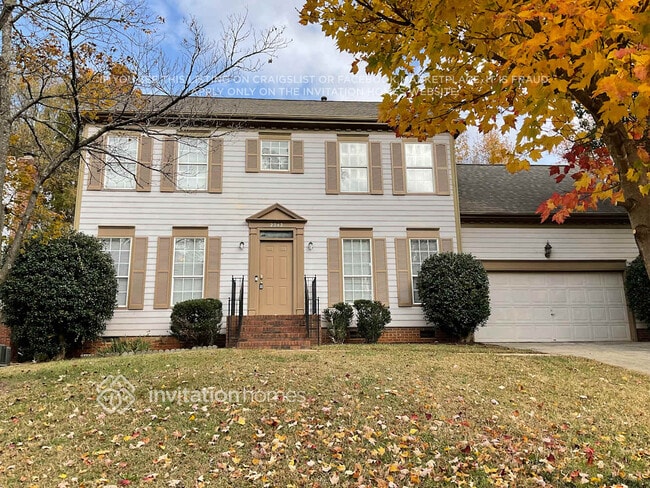 Building Photo - 2343 Century Oaks Ln