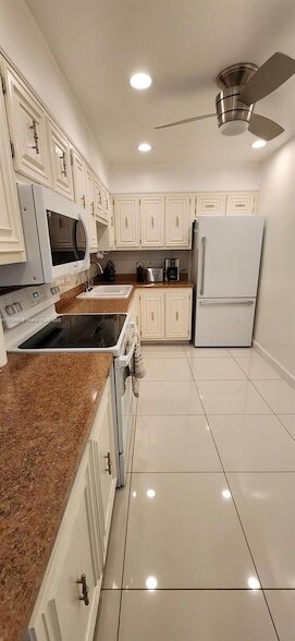 Photo - 959 SE 2nd Ave Unit 209