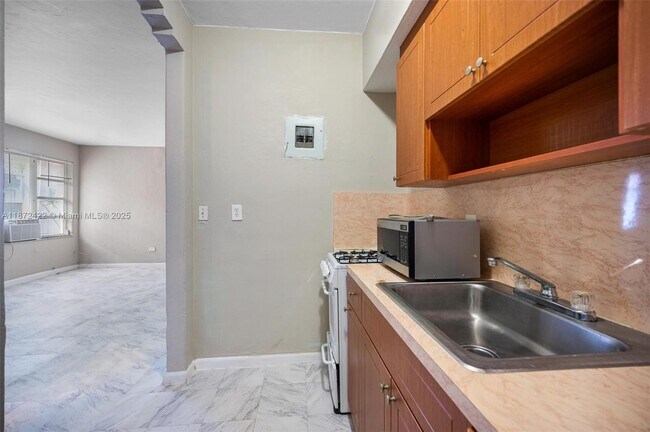 Photo - 825 Alton Rd Unit 2