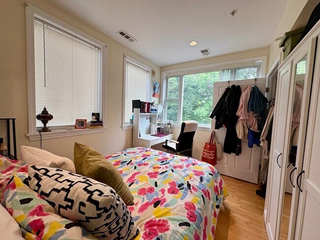 1824 Beacon St Unit 4