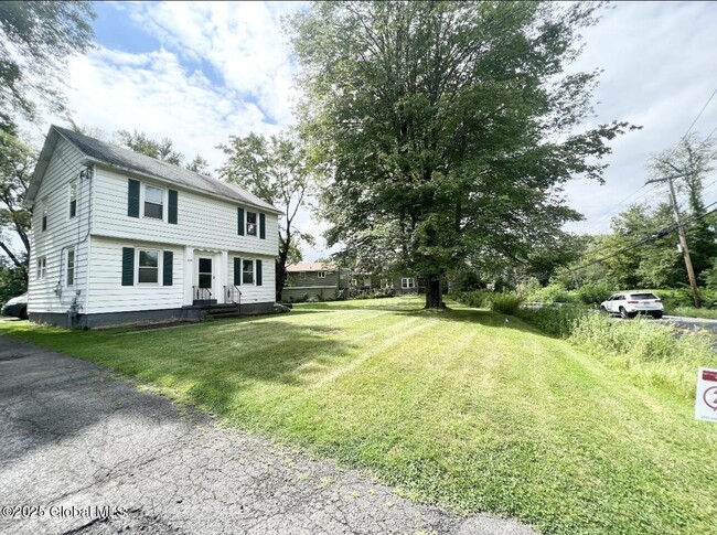 Building Photo - 654 Feura Bush Rd Rental