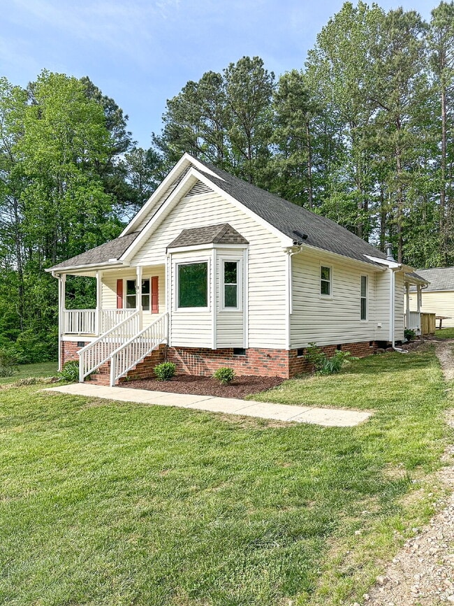 Building Photo - Peaceful One-Story Retreat in Franklinton, NC