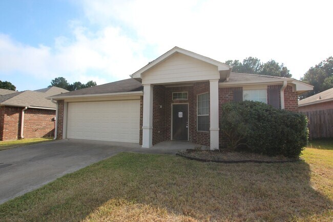 Building Photo - Available! Beautiful 3 bedroom 2 bathroom ... Rental