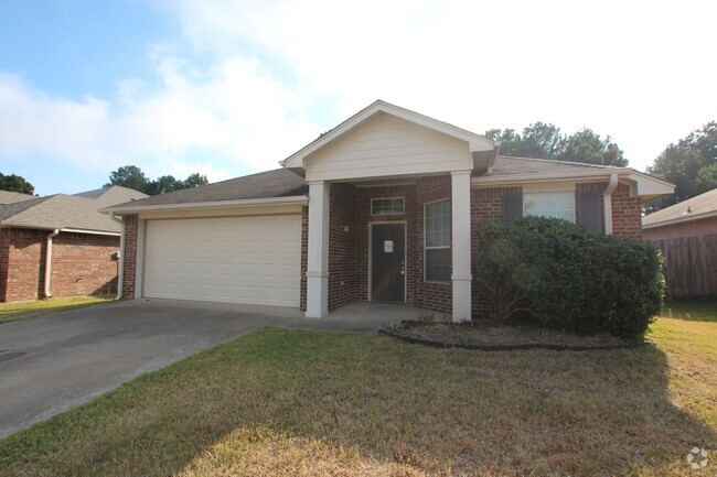 Building Photo - COMING SOON! Beautiful 3 bedroom 2 bathroo... Rental