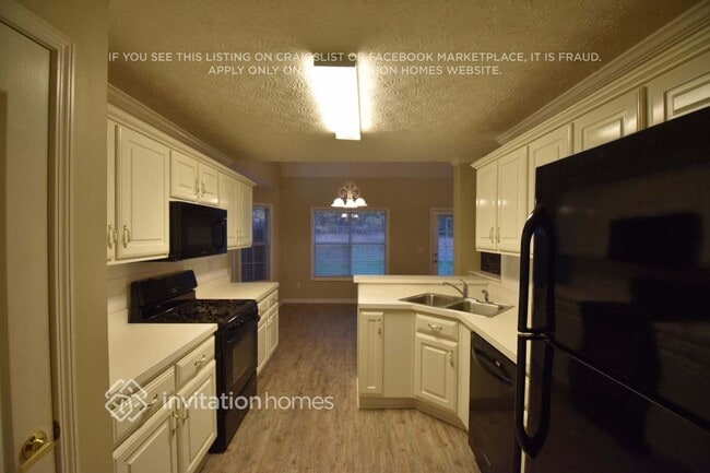 Photo - 156 Wyckliffe Dr