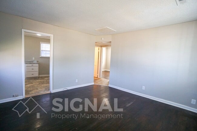 Photo - 581 Seminole Cir