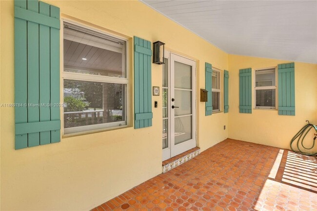 Photo - 1100 El Rado St