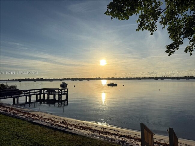 Building Photo - 5600 N Flagler Dr Unit 1806