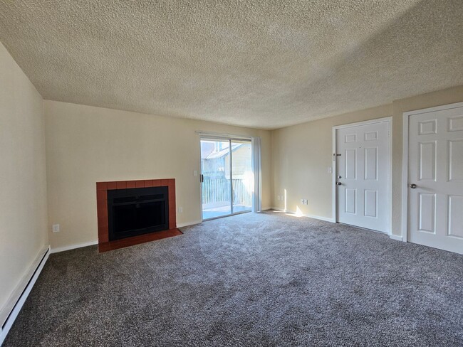 Photo - I Street Unidad 2410-4