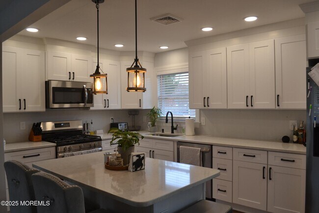 Photo - 123 Spinnaker Ave