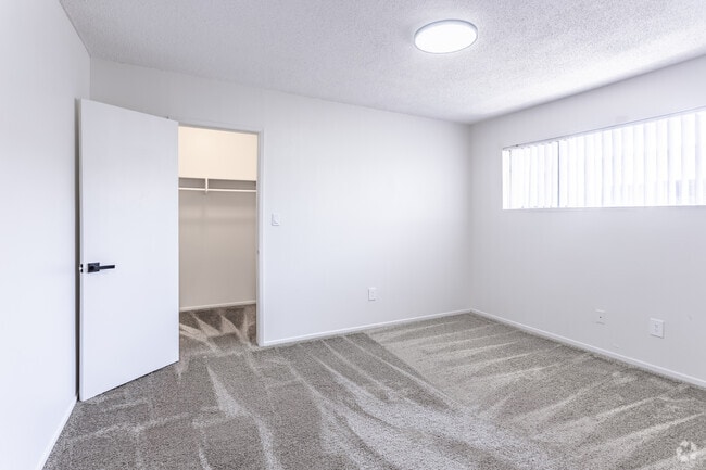 2BR, 2BA - 1,038-1,187SF - Secondary Bedroom