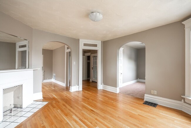 Photo - 207 W Hubbard Ave Unit 209 W. Hubbard Ave.
