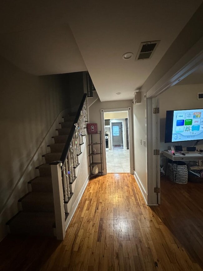 Photo - 813 Maine St