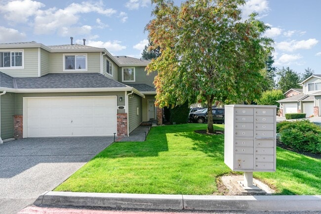 Building Photo - Town house available in desirable woodinville
