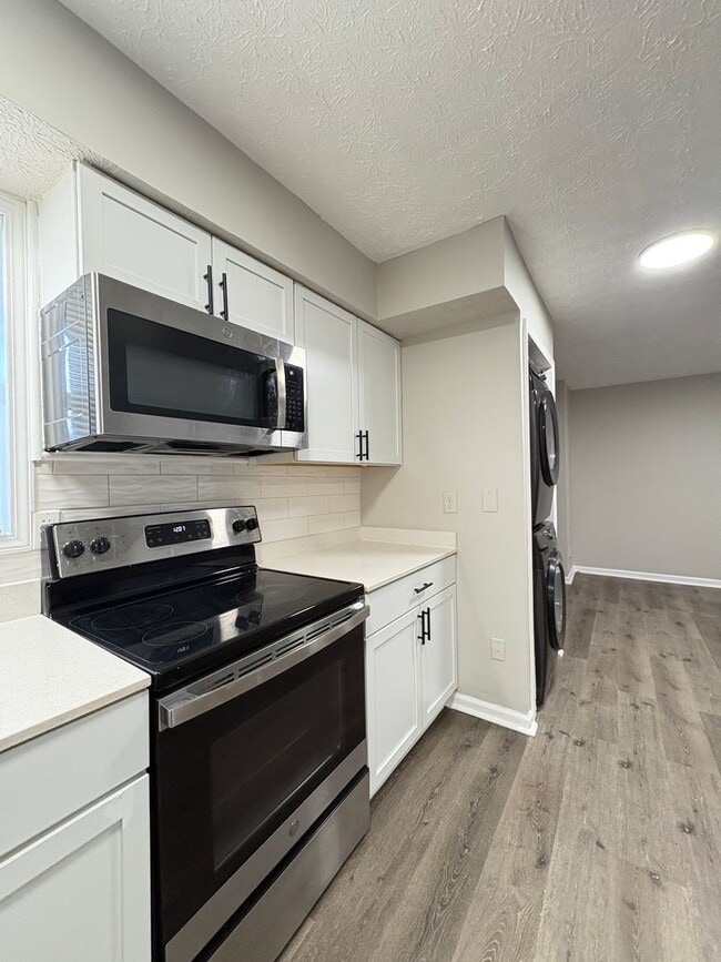 Building Photo - Welcome Home to Garfield Place Living: Whe... Unit 45