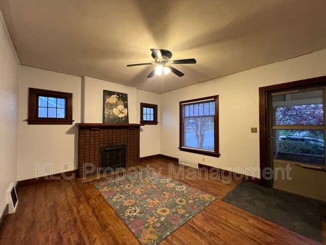 Photo - 2222 E 12th St