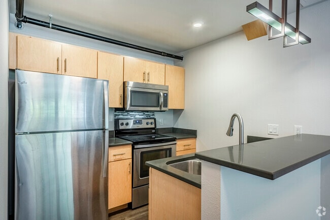 1BR, 1BA - 725SF - Kitchen - Nichols Station Apartments
