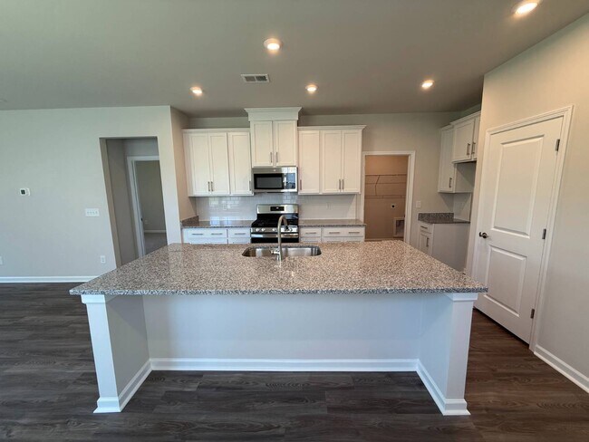 Photo - 749 Count Fleet Ct