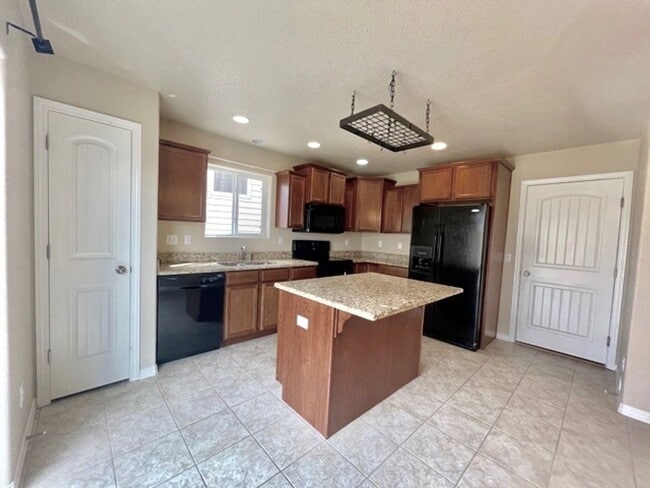 Photo - Stetson Hills Home with 3 Bedrooms and 2.5 Baths Available in May