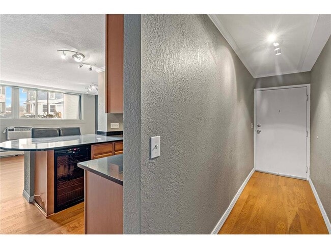 Photo - 3120 Hennepin Ave Unit 8