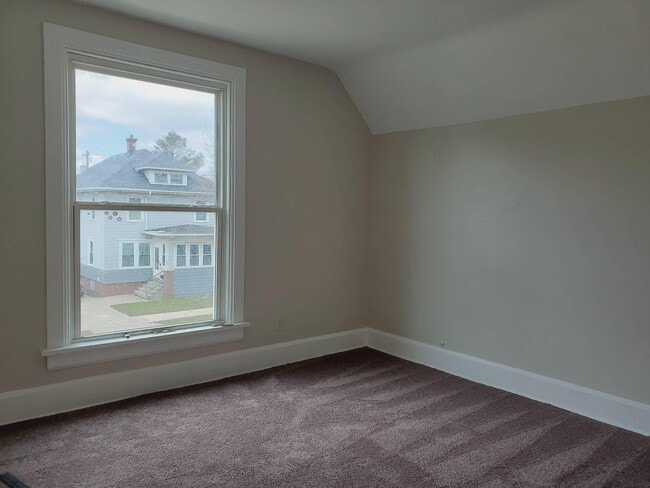 Photo - 1435 Villa St