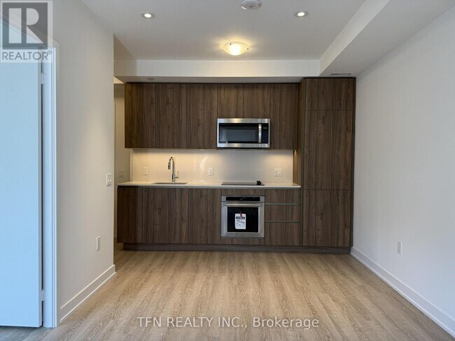 Photo - 15 Richardson St Unit 921