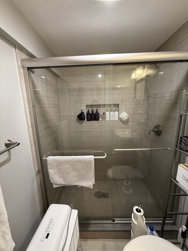 Photo - 404 Centre St Unit Apt 0