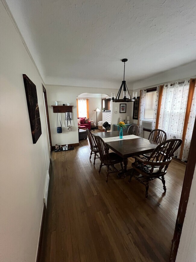 5572 3 Mile Dr Unit 1