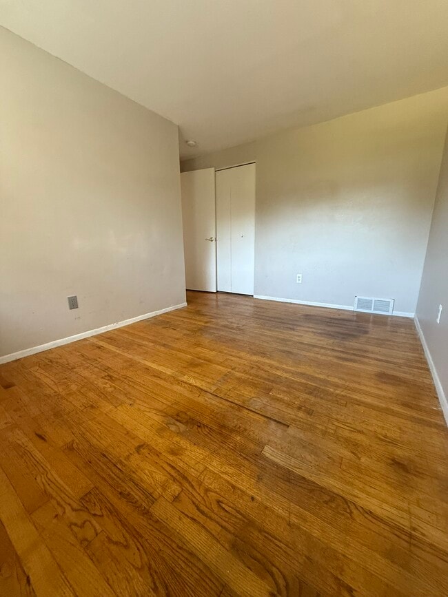 Photo - 105 S Christine Cir
