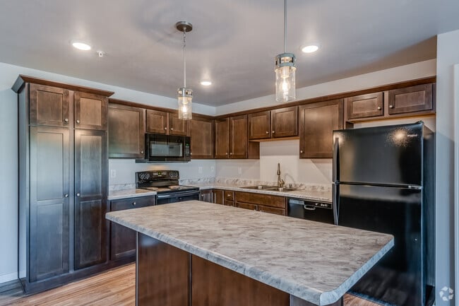 2 BR, 2 BR - 950SF