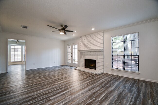 Photo - 3934 Forest Village Dr