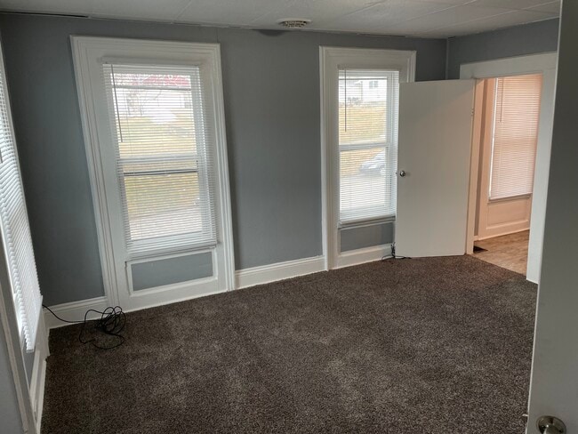 Photo - 210 S Woodlawn Ave Unit B