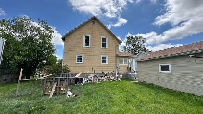 229 S Sherman Ave