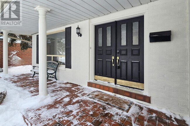 Photo - 37 Abbeywood Trail